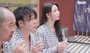 JUQ-482 慰安旅行NTR ～性欲を持て余した会社の上司どもに妻が輪●された…～ 愛弓りょう